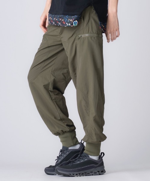 rehacer(レアセル)の「rehacer : Technical Jogger Pants / テクニカル ジョガー パンツ(その他パンツ・レディース・ブラック/カーキ・SMALL)」の5枚目の写真