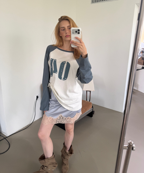ASURA（アスラ）の「COLLECTING 04 LOOSE RAGLAN T (VINTAGE IVORY+BLUE)（Tシャツ/カットソー・レディース・その他・OS）」の2枚目の写真
