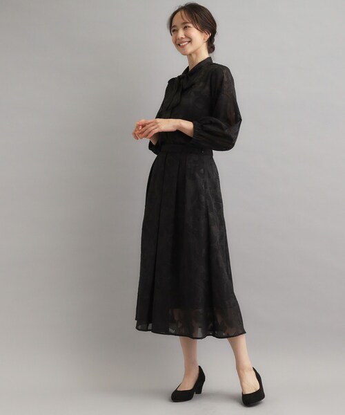 LAURA ASHLEY(ローラアシュレイ)の「【洗える/ウエストゴム仕様/カラー&無地展開あり】アーシャ柄 ジャカードスカート(スカート・レディース・ワイン系1/ブラック/ブラック系・40/38)」の6枚目の写真