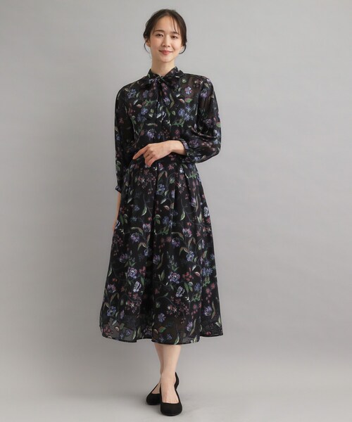 LAURA ASHLEY(ローラアシュレイ)の「【洗える/ウエストゴム仕様/カラー&無地展開あり】アーシャ柄 ジャカードスカート(スカート・レディース・ワイン系1/ブラック/ブラック系・40/38)」の9枚目の写真