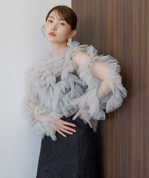 Kana（カナ）の「アシンメトリーボリュームチュールトップス パーティー 結婚式 お呼ばれ オケージョン デイリー（その他トップス・レディース・ピンク/ブラウン/アイボリー/グレー・フリー）」の2枚目の写真