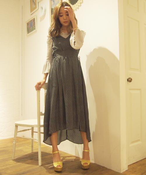 dazzlin（ダズリン）の「レースアップＶネックワンピース（ワンピース・レディース・ブラック/オフホワイト/ベージュ/イエロー/ネイビー・MEDIUM/SMALL）」の14枚目の写真