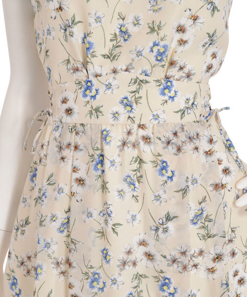 dazzlin（ダズリン）の「レースアップＶネックワンピース（ワンピース・レディース・ブラック/オフホワイト/ベージュ/イエロー/ネイビー・MEDIUM/SMALL）」の13枚目の写真