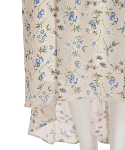 dazzlin（ダズリン）の「レースアップＶネックワンピース（ワンピース・レディース・ブラック/オフホワイト/ベージュ/イエロー/ネイビー・MEDIUM/SMALL）」の7枚目の写真