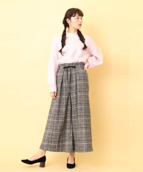 OLIVE des OLIVE（オリーブデオリーブ）の「★抜け衿ケーブルプルオーバー（ニット/セーター・レディース・ラベンダー/オフホワイト/ブラック/サックスブルー・FREE）」の7枚目の写真