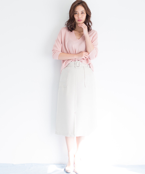 STUDIOUS（ステュディオス）の「ホールガーメントVネックニット（ニット/セーター・レディース・ベージュ/ブラック/ピンク・FREE）」の5枚目の写真