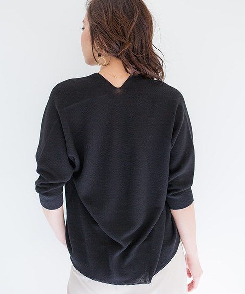 STUDIOUS（ステュディオス）の「ホールガーメントVネックニット（ニット/セーター・レディース・ベージュ/ブラック/ピンク・FREE）」の9枚目の写真