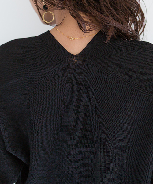 STUDIOUS（ステュディオス）の「ホールガーメントVネックニット（ニット/セーター・レディース・ベージュ/ブラック/ピンク・FREE）」の13枚目の写真