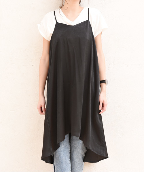 Luz Llena (philter)（ラズレナ　フィルター）の「ヴィンテージ風・サテンキャミワンピース（ワンピース・レディース・ブラック/グレー/ベージュ・MEDIUM）」の6枚目の写真