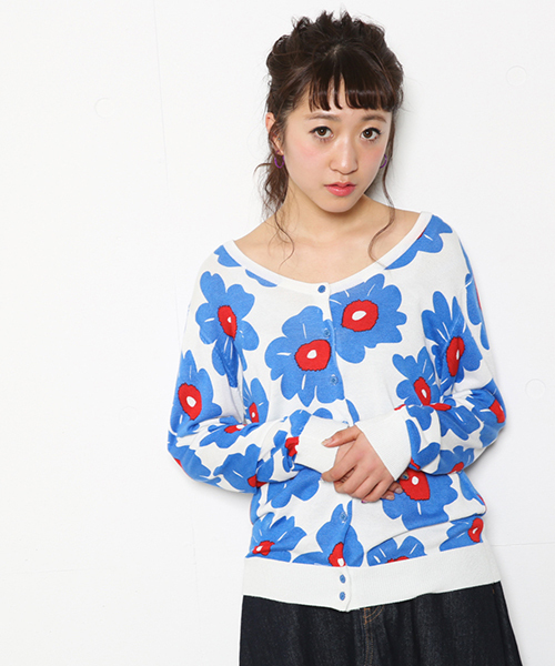 RODEO CROWNS WIDE BOWL（ロデオクラウンズワイドボウル）の「ビックフラワー ニット カーディガン（カーディガン/ボレロ・レディース・ブラック系その他/ホワイト系その他/ブルー系その他・SMALL/MEDIUM）」の2枚目の写真