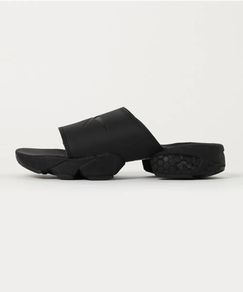 Reebok（リーボック）の「フューリースライド[サンダル]（サンダル・レディース・ブラック・26.0cm/27.0cm/24.0cm/23.0cm/25.0cm/28.0cm）」の2枚目の写真