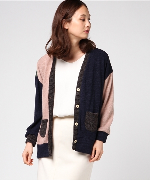 POU DOU DOU(プードゥドゥ)の「ニットソーカラーブロックゆるカーディガン(カーディガン/ボレロ・レディース・ピンク/ブルー/グレー・3)」の3枚目の写真