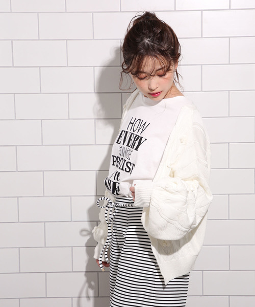 one after another NICE CLAUP(ワンアフターアナザーナイスクラップ)の「ポコポコカーディガン(カーディガン/ボレロ・レディース・オフホワイト/ブラック/レッド/ライトグレー・FREE)」の2枚目の写真