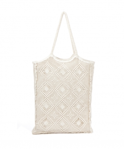 studio CLIP（スタディオクリップ）の「お花編みカラーバッグ（トートバッグ・レディース・ブラック/レッド/オフホワイト/イエロー/パープル/グリーン・FREE）」の2枚目の写真