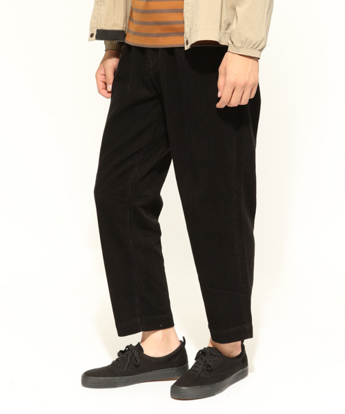 LAKOLE（ラコレ）の「【撥水】ロータスコーデュロイワイドパンツ / LAKOLE（その他パンツ・メンズ・ブラック/グリーン/サンドグレー/ボルドー/アイボリー・SMALL/LARGE/MEDIUM）」の2枚目の写真