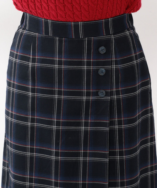 Petit Honfleur(プチオンフルール)の「ボタン使いチェックスカート(スカート・レディース・ネイビー/グレー・61/64/67)」の5枚目の写真