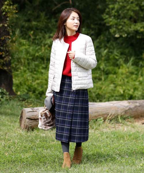 Petit Honfleur(プチオンフルール)の「ボタン使いチェックスカート(スカート・レディース・ネイビー/グレー・61/64/67)」の10枚目の写真