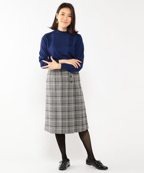 Petit Honfleur(プチオンフルール)の「ボタン使いチェックスカート(スカート・レディース・ネイビー/グレー・61/64/67)」の14枚目の写真