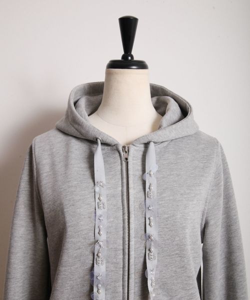 tocco closet(トッコ クローゼット)の「フラワースパンコール装飾つきパーカー(パーカー・レディース・ブラック/グレー・M)」の15枚目の写真