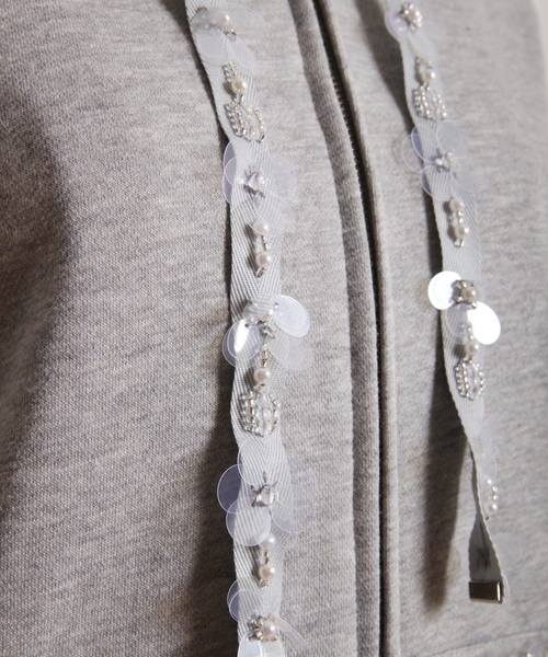 tocco closet(トッコ クローゼット)の「フラワースパンコール装飾つきパーカー(パーカー・レディース・ブラック/グレー・M)」の17枚目の写真
