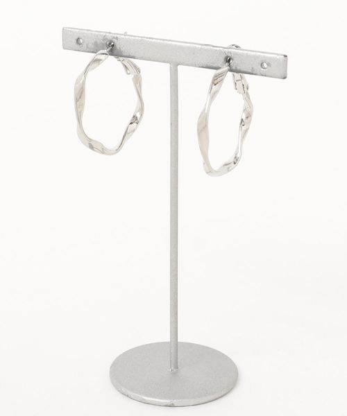 natural couture（ナチュラルクチュール）の「ねじりフープピアス（ピアス（両耳用）・レディース・シルバー/ゴールド・FREE）」の2枚目の写真