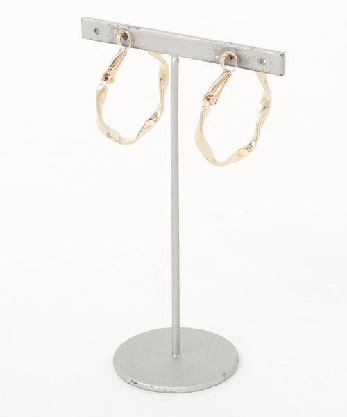 natural couture（ナチュラルクチュール）の「ねじりフープピアス（ピアス（両耳用）・レディース・シルバー/ゴールド・FREE）」の3枚目の写真