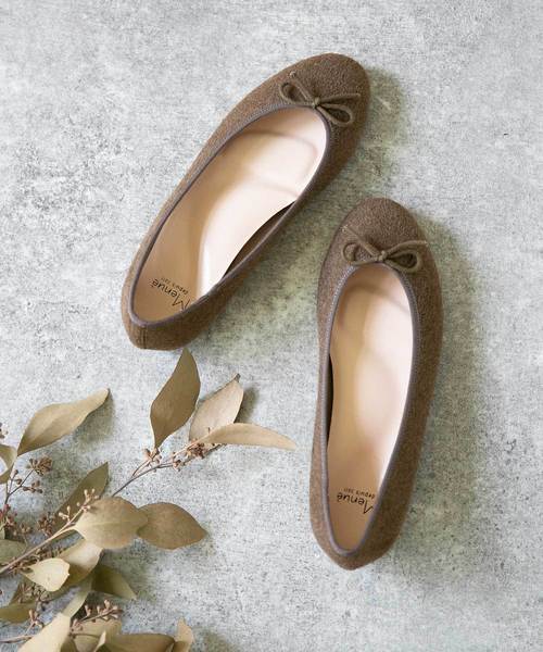 menue(メヌエ)の「スイートフィット ラウンドトゥ バレエシューズ(バレエシューズ・レディース・グレイッシュベージュ/レッド/ピンク/ブラック/レオパード/ブルー/イエロー/グリーン/ブラック系その他/ベージュ系その他/グリーン系その他/ブラック系その他3/その他/ブラウン/チャコール/ライトグレー/スモークピンク/マスタード/ブラック系その他2/その他1/ガンメタ/パイソン/アニマル/ベージュ/ホワイト系その他/パープル系その他/キャメル/ダークブラウン/ブラック系その他4/ブルー系その他/ラベンダー/アイボリー/シルバー/アッシュグレー/ブラック系その他5/ブラウン系その他・26.5cm/25.5cm/22.5cm/26.0cm/24.0cm/24.5cm/22.0cm/23.0cm/23.5cm/21.5cm/25.0cm)」の14枚目の写真