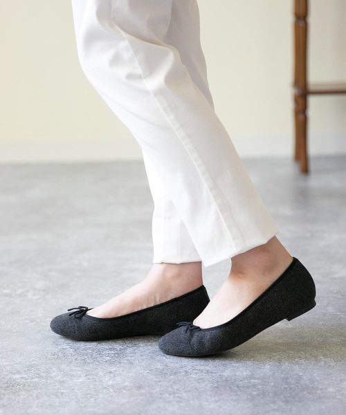 menue(メヌエ)の「スイートフィット ラウンドトゥ バレエシューズ(バレエシューズ・レディース・グレイッシュベージュ/レッド/ピンク/ブラック/レオパード/ブルー/イエロー/グリーン/ブラック系その他/ベージュ系その他/グリーン系その他/ブラック系その他3/その他/ブラウン/チャコール/ライトグレー/スモークピンク/マスタード/ブラック系その他2/その他1/ガンメタ/パイソン/アニマル/ベージュ/ホワイト系その他/パープル系その他/キャメル/ダークブラウン/ブラック系その他4/ブルー系その他/ラベンダー/アイボリー/シルバー/アッシュグレー/ブラック系その他5/ブラウン系その他・26.5cm/25.5cm/22.5cm/26.0cm/24.0cm/24.5cm/22.0cm/23.0cm/23.5cm/21.5cm/25.0cm)」の12枚目の写真