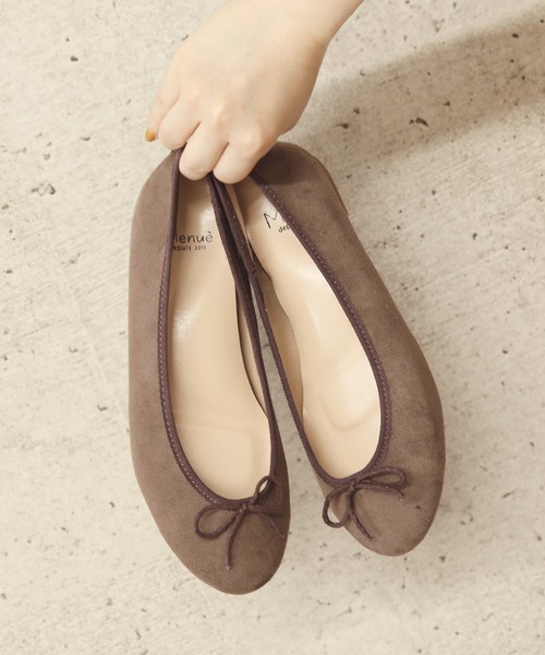 menue(メヌエ)の「スイートフィット ラウンドトゥ バレエシューズ(バレエシューズ・レディース・グレイッシュベージュ/レッド/ピンク/ブラック/レオパード/ブルー/イエロー/グリーン/ブラック系その他/ベージュ系その他/グリーン系その他/ブラック系その他3/その他/ブラウン/チャコール/ライトグレー/スモークピンク/マスタード/ブラック系その他2/その他1/ガンメタ/パイソン/アニマル/ベージュ/ホワイト系その他/パープル系その他/キャメル/ダークブラウン/ブラック系その他4/ブルー系その他/ラベンダー/アイボリー/シルバー/アッシュグレー/ブラック系その他5/ブラウン系その他・26.5cm/25.5cm/22.5cm/26.0cm/24.0cm/24.5cm/22.0cm/23.0cm/23.5cm/21.5cm/25.0cm)」の11枚目の写真