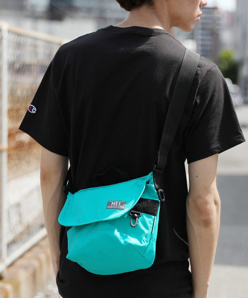 MEI（メイ）の「【MEI】MINI MESSENGER 19/メッセンジャーバッグ（メッセンジャーバッグ・メンズ・ベージュ/ブラック/ブルー/ブラウン/チャコール/グリーン/グレー/ネイビー/オリーブドラブ/オレンジ/ピンク/パープル/レッド/ホワイト/イエロー・FREE）」の8枚目の写真