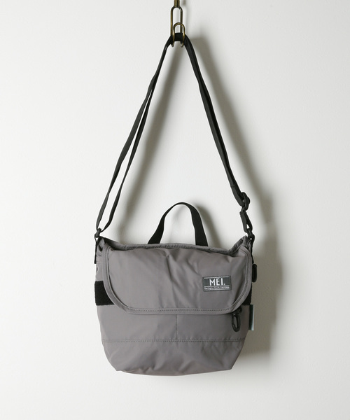 MEI（メイ）の「【MEI】MINI MESSENGER 19/メッセンジャーバッグ（メッセンジャーバッグ・メンズ・ベージュ/ブラック/ブルー/ブラウン/チャコール/グリーン/グレー/ネイビー/オリーブドラブ/オレンジ/ピンク/パープル/レッド/ホワイト/イエロー・FREE）」の5枚目の写真