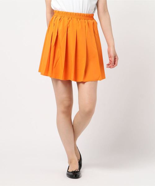 PUNYUS（プニュズ）の「プリーツミニスカート（スカート・レディース・カーキ/オレンジ/ブラック・1/2/3/4）」の3枚目の写真