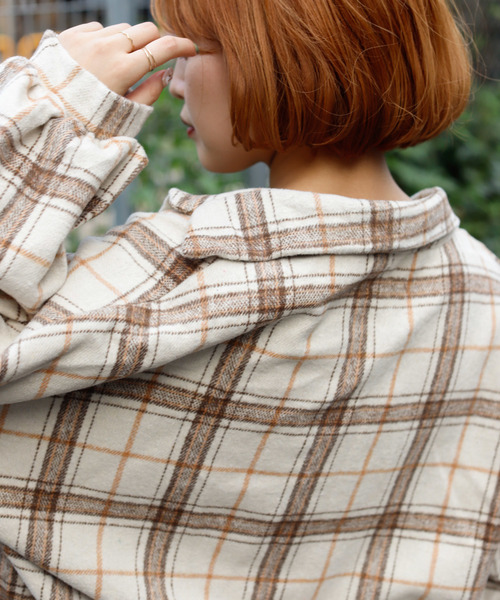 VANNIE U(ヴァニーユー)の「VANNIE U オーバーチェックシャツ(シャツ/ブラウス・レディース・ベージュ/ナチュラル・FREE)」の5枚目の写真