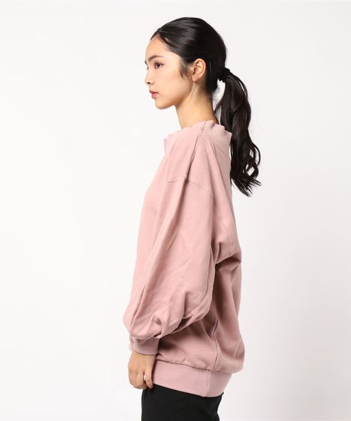 EMODA（エモダ）の「LOOSE OFF SHOULDERトレーナー（ジャージ・レディース・ピンク・FREE）」の3枚目の写真