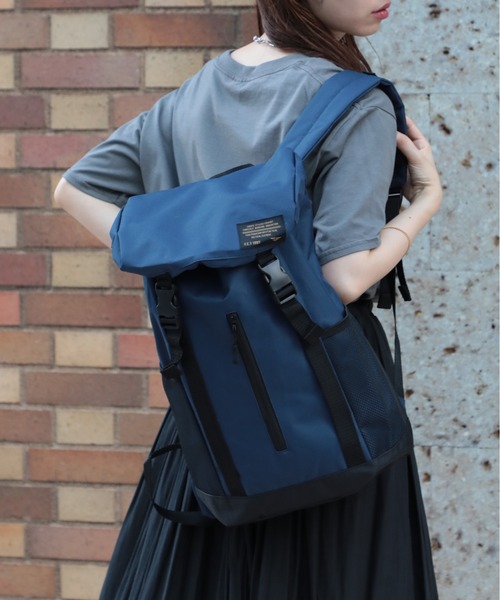 定価17.7万 24AW最新作・新品リラックスFIT BACK ICONサイズM セール】【FORECAST】コンパクトフラップバックパック リュックサック