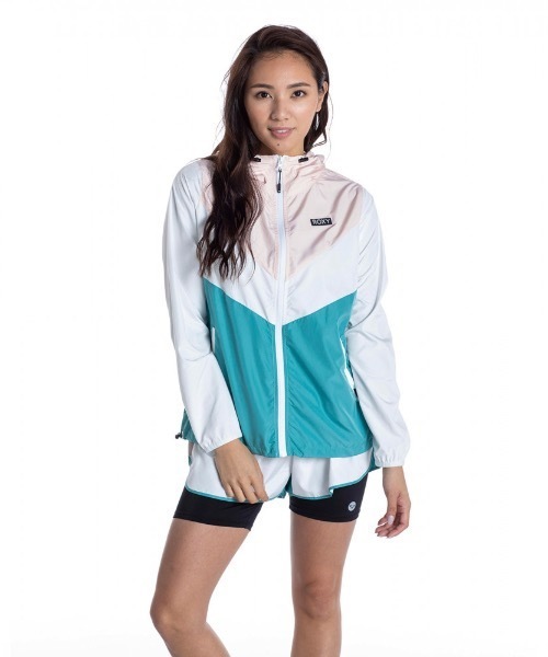 ROXY(ロキシー)の「HORN JACKET/ロキシー ナイロンジャケット フィットネス ランニング ジム ヨガ(ナイロンジャケット・レディース・ブラック/ピンク系その他・SMALL/MEDIUM/LARGE/X-LARGE)」の4枚目の写真
