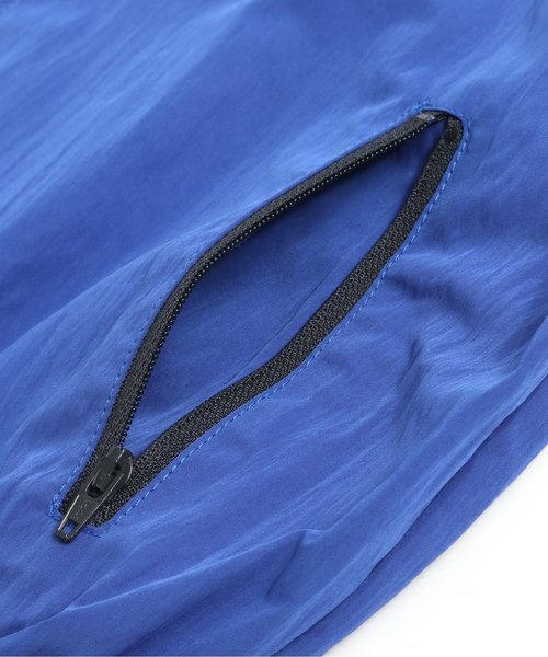 BREEZE（ブリーズ）の「/ソフトシェルウインドパーカー ジュニア（パーカー・キッズ・ブラック/ブルー・LARGE/SMALL/MEDIUM/X-SMALL）」の5枚目の写真