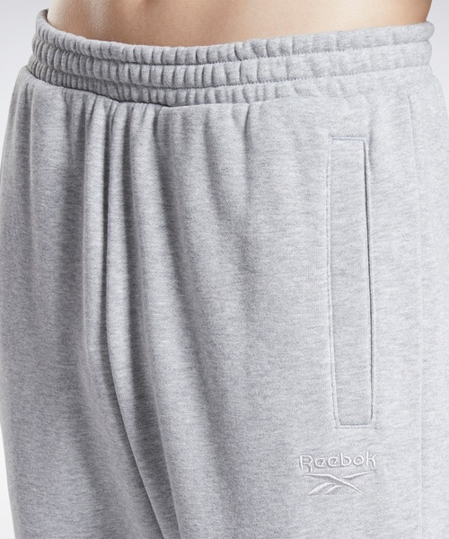 Reebok（リーボック）の「クラシックス ニットパンツ / Classics Knit Pants（スウェットパンツ・メンズ・グレー/ブラック・SMALL/MEDIUM/X-LARGE/LARGE/XX-LARGE/XXX-LARGE）」の4枚目の写真