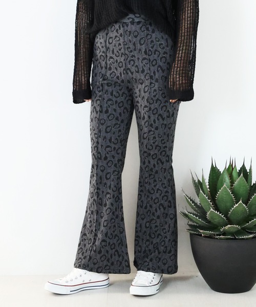 ARCANUM DESIGN（アルカナムデザイン）の「ARL ヒョウ柄ジャガードフレアーパンツ（その他パンツ・レディース・ブラック/グレー・S/M）」の6枚目の写真