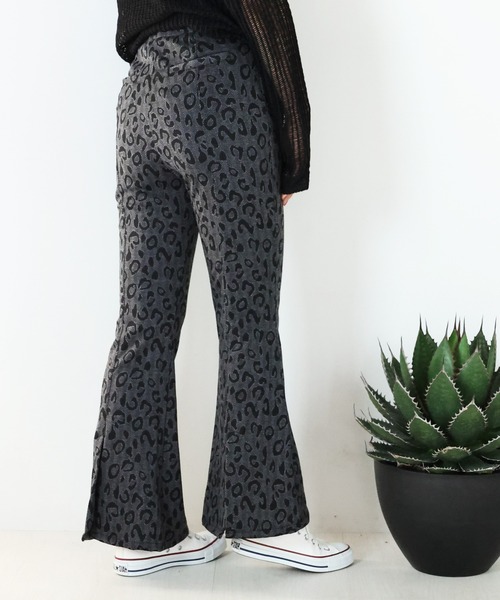 ARCANUM DESIGN（アルカナムデザイン）の「ARL ヒョウ柄ジャガードフレアーパンツ（その他パンツ・レディース・ブラック/グレー・S/M）」の8枚目の写真