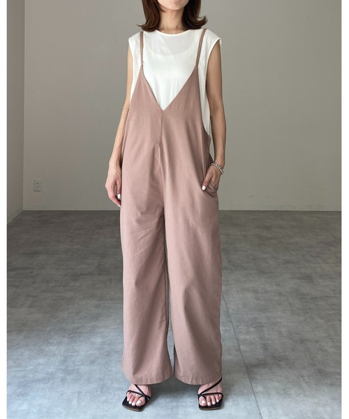 She's Closet(シーズクローゼット)の「リネンコットン深Vネックオールインワンサロペット(サロペット/オーバーオール・レディース・ブラック/サンドベージュ/ナチュラル/モカ・FREE)」の15枚目の写真