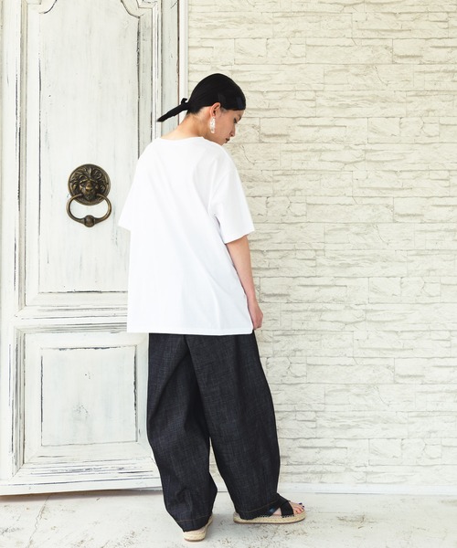 manana suerte(マニャーナスエルテ)の「ジオメトリックプリントTシャツ(Tシャツ/カットソー・レディース・ホワイト/チャコールグレー/ネイビー/モカ・FREE)」の8枚目の写真