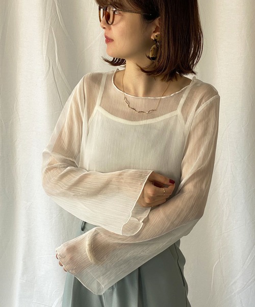 GeeRA(ジーラ)の「シアー楊柳ブラウス&キャミセット(アンサンブル・レディース・オフホワイト/サンドグレー・MEDIUM)」の2枚目の写真