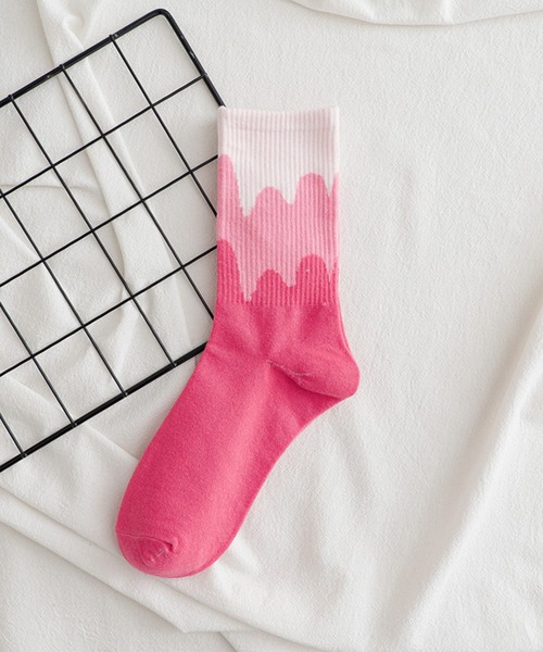 「kakko」（カッコ）の「レディース グラデーションカラー クルーソックス靴下（ソックス/靴下・レディース・A/B/C/D/E/F/G/H/I/J/K・FREE）」の3枚目の写真