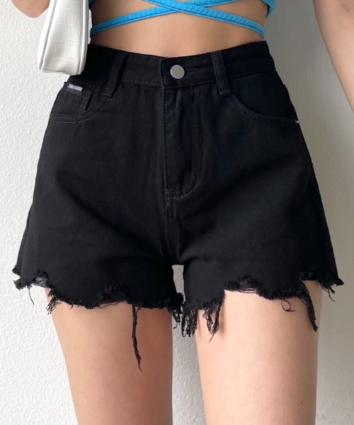 SHAGGIE（シャギー）の「カットオフダメージデニムショートパンツ（デニムパンツ・レディース・ホワイト/ブラック・SMALL/MEDIUM）」の2枚目の写真