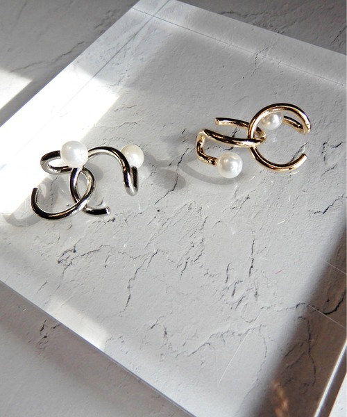 y/m by Yukie（イムバイユキエ）の「ポイントアクリルパールイヤカフセット（イヤーカフ・レディース・ゴールド/シルバー・FREE）」の15枚目の写真