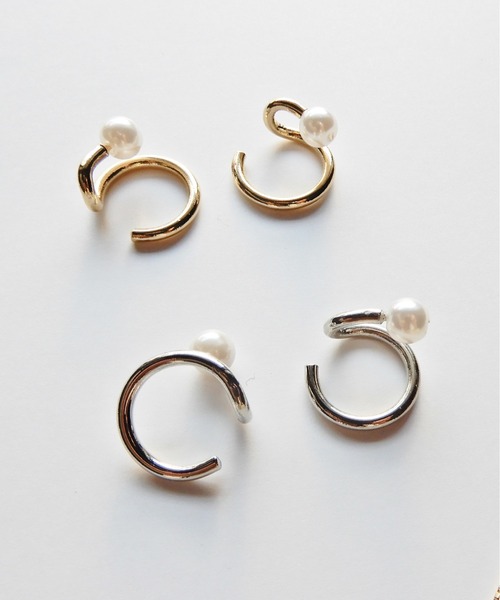 y/m by Yukie（イムバイユキエ）の「ポイントアクリルパールイヤカフセット（イヤーカフ・レディース・ゴールド/シルバー・FREE）」の9枚目の写真