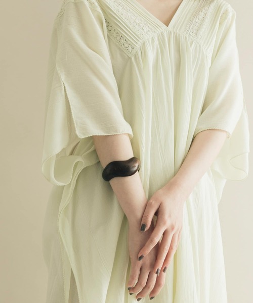 SMELLY（スメリー）の「ナミナミウッドバングル（バングル/リストバンド・レディース・ブラウン・-）」の3枚目の写真