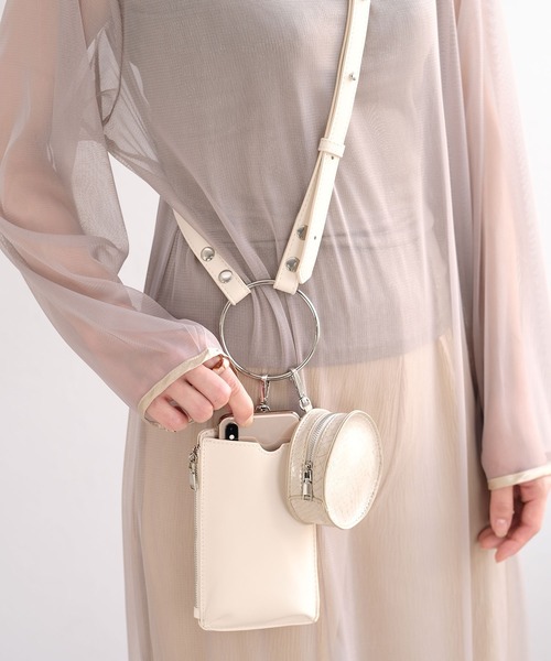 ANDJ(アンドジェイ)の「リングハンドショルダーポーチバッグ(ショルダーバッグ・レディース・ブラック/オレンジ/アイボリー/ブルーグレー・M)」の21枚目の写真