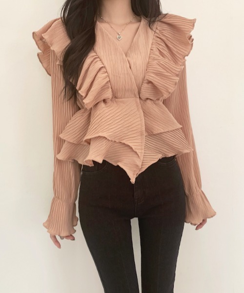 KOR(ケーオーアール)の「ティアードフリルブラウス(シャツ/ブラウス・レディース・アイボリー/ピンクベージュ・FREE)」の1枚目の写真